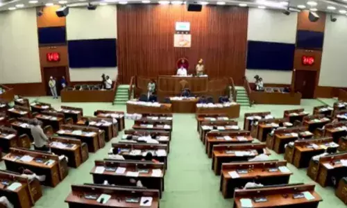 Andhra Pradesh : శాసనమండలి ఛైర్మన్ కు కూటమి నేతల ఫిర్యాదు