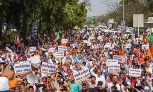 bjp cadres protest in large numbers at aicc office in delhi bjp cadres protest in large numbers at aicc office in delhi