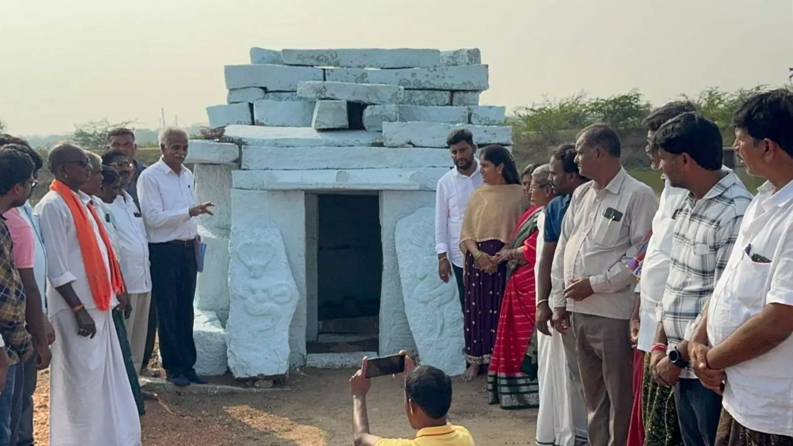 ఉప్పరపల్లిలో 800 ఏళ్ల శివాలయానికి పునర్జీవం