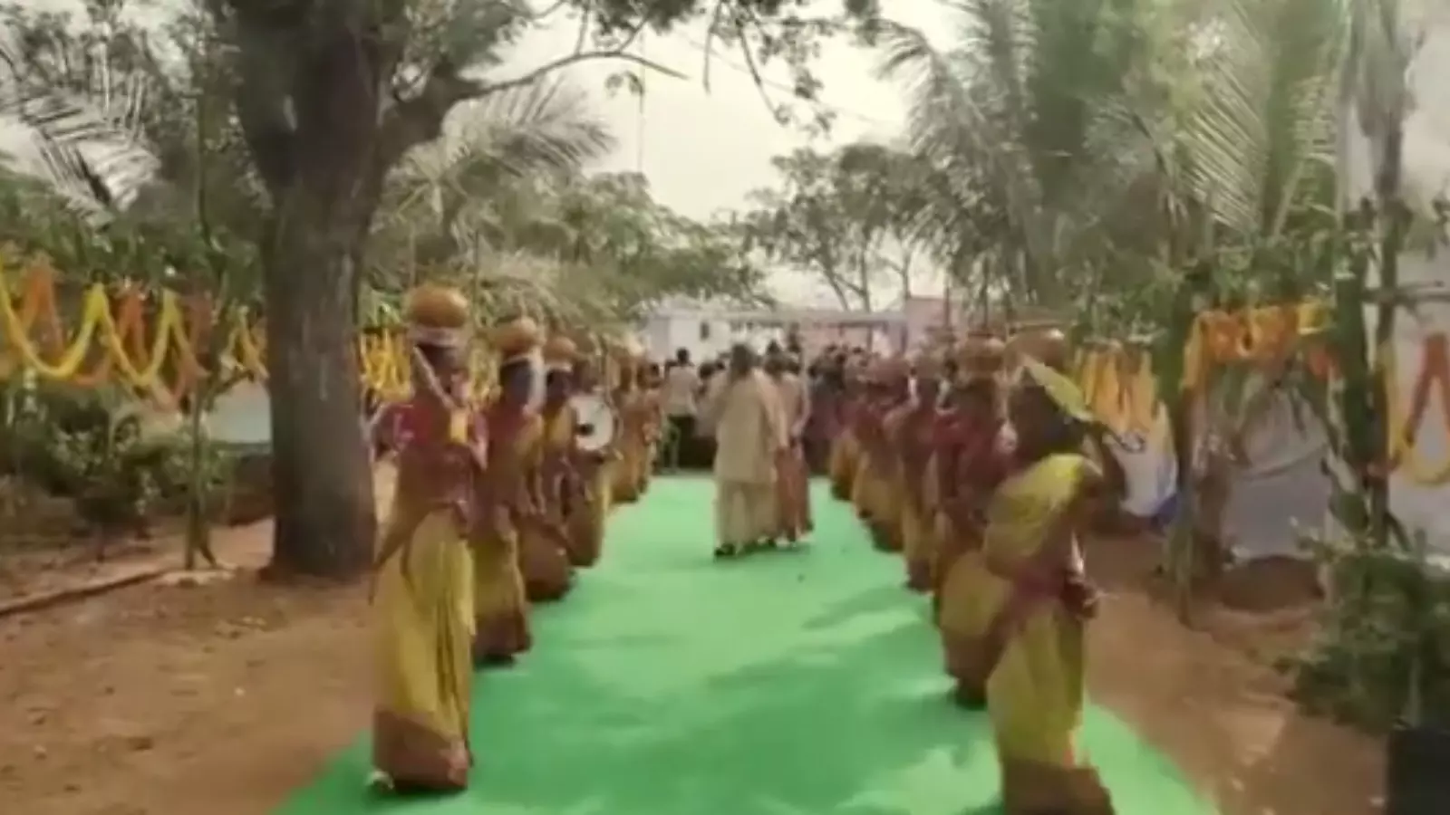 నాగర్ కర్నూలు జిల్లాలో విరోష్ జంట