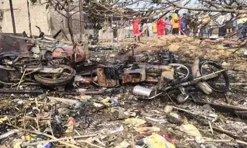 వేట్లపాలెం దుర్ఘటన పై ఏపీ ప్రభుత్వం చర్యలు వేట్లపాలెం దుర్ఘటన పై ఏపీ ప్రభుత్వం చర్యలు