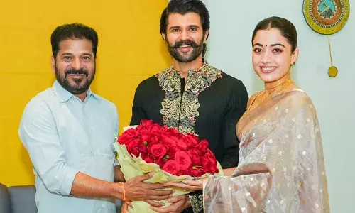 chief minister revanth reddy visited the residence of film actor vijay deverakonda