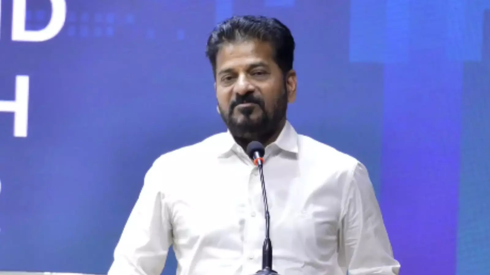 Revanth Reddy : కాంగ్రెస్ ప్రభుత్వం మహిళలకు ప్రాధాన్యత