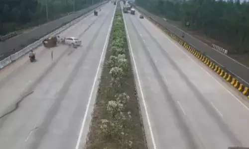 శ్రీకాకుళం జిల్లాలో ఘోర రోడ్డు ప్రమాదం.. సీసీ టీవీ విజువల్స్ చూస్తే?