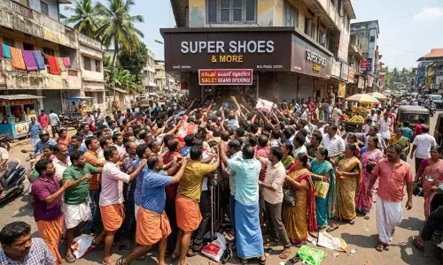 people flocked to the store with the announcement that they would offer branded shoes for just a rupee