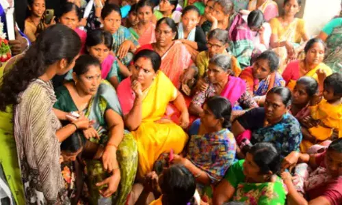 ex mlc kalvakuntla kavitha arrested by khammam police