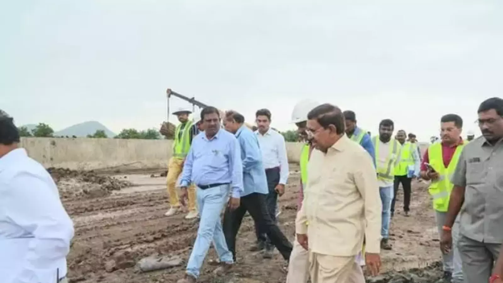 భూములివ్వని రైతులకు నారాయణ లాస్ట్ వార్నింగ్