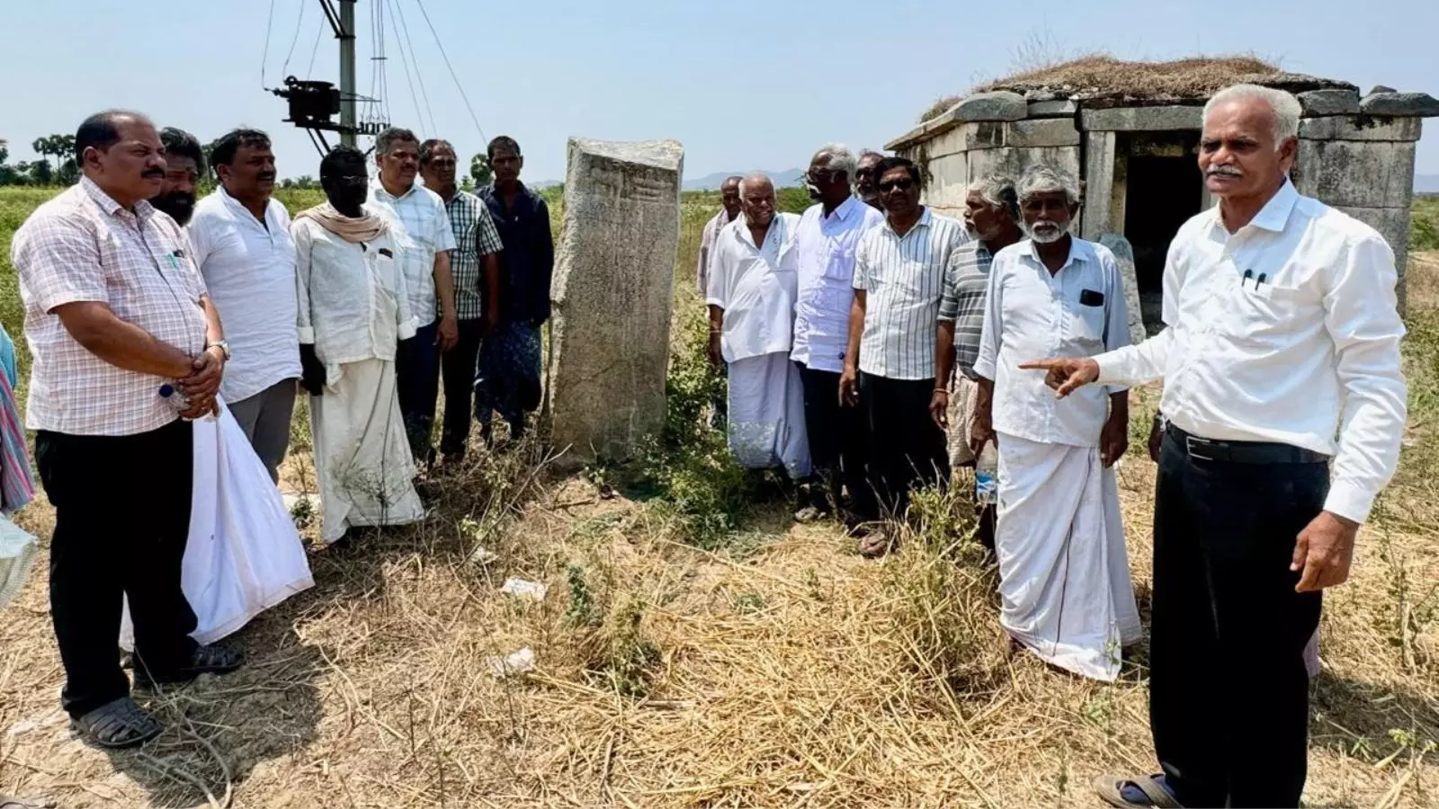 10వ శతాబ్ద శివాలయ పునరుద్ధరణకు గ్రామస్తుల నిర్ణయం