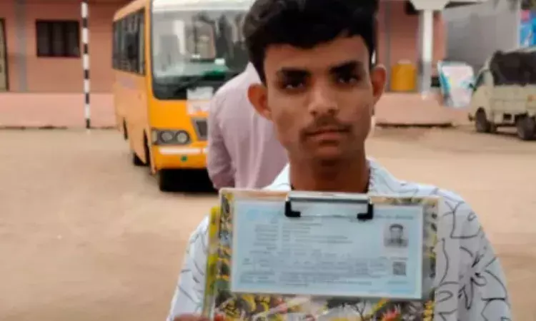 Telangana : తండ్రి మృతి.. బాధను దిగమింగుకుని పరీక్షకు