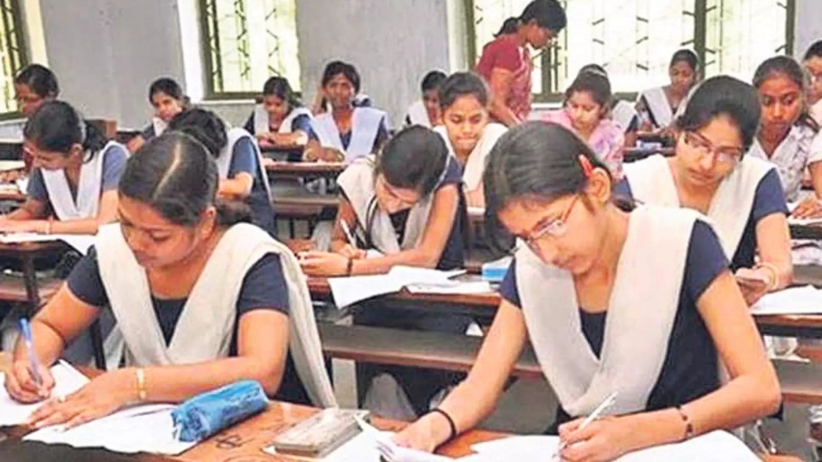 Andhra Pradesh : నేటి నుంచి పదో తరగతి పరీక్షలు Andhra Pradesh : నేటి నుంచి పదో తరగతి పరీక్షలు