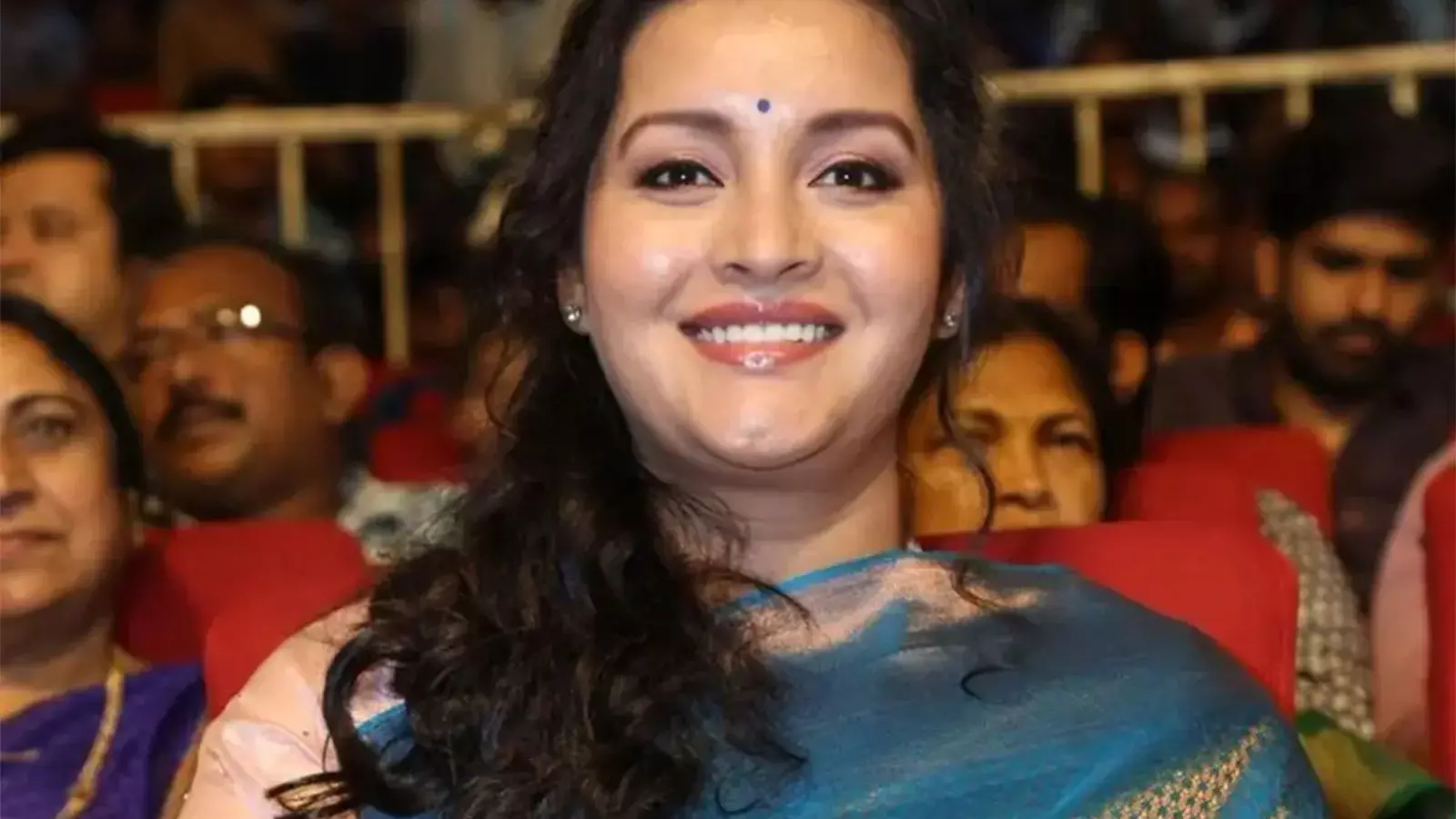 రేణుదేశాయ్ పై ట్రోల్స్... ఇద్దరి అరెస్ట్