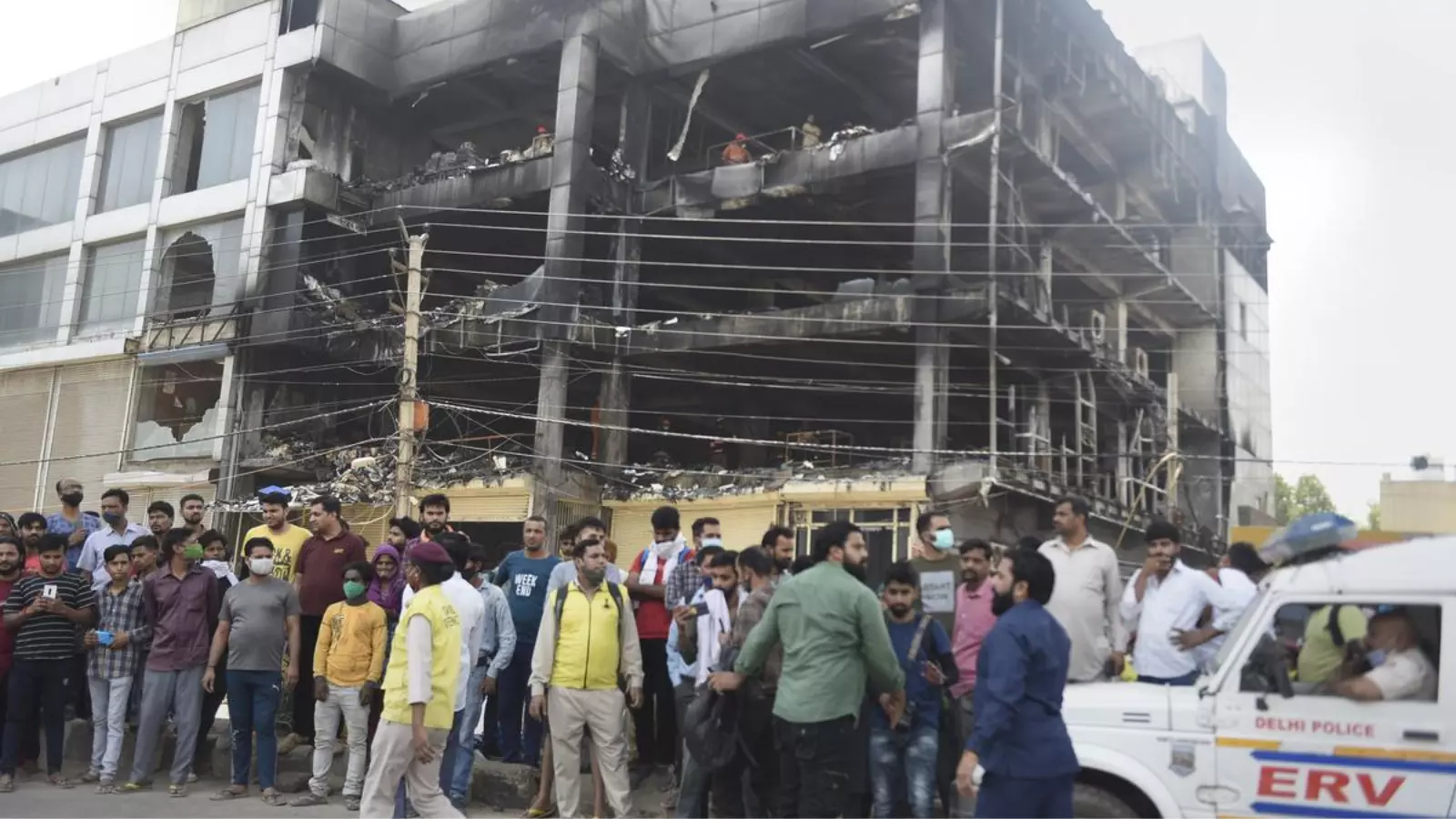 Fire accident at residential building in Delhi Palam with smoke and rescue operations