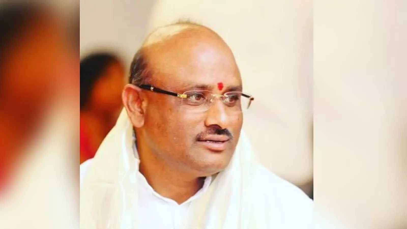 నా కుమారుడు నిర్దోషి : పుట్టా సుధాకర్ యాదవ్