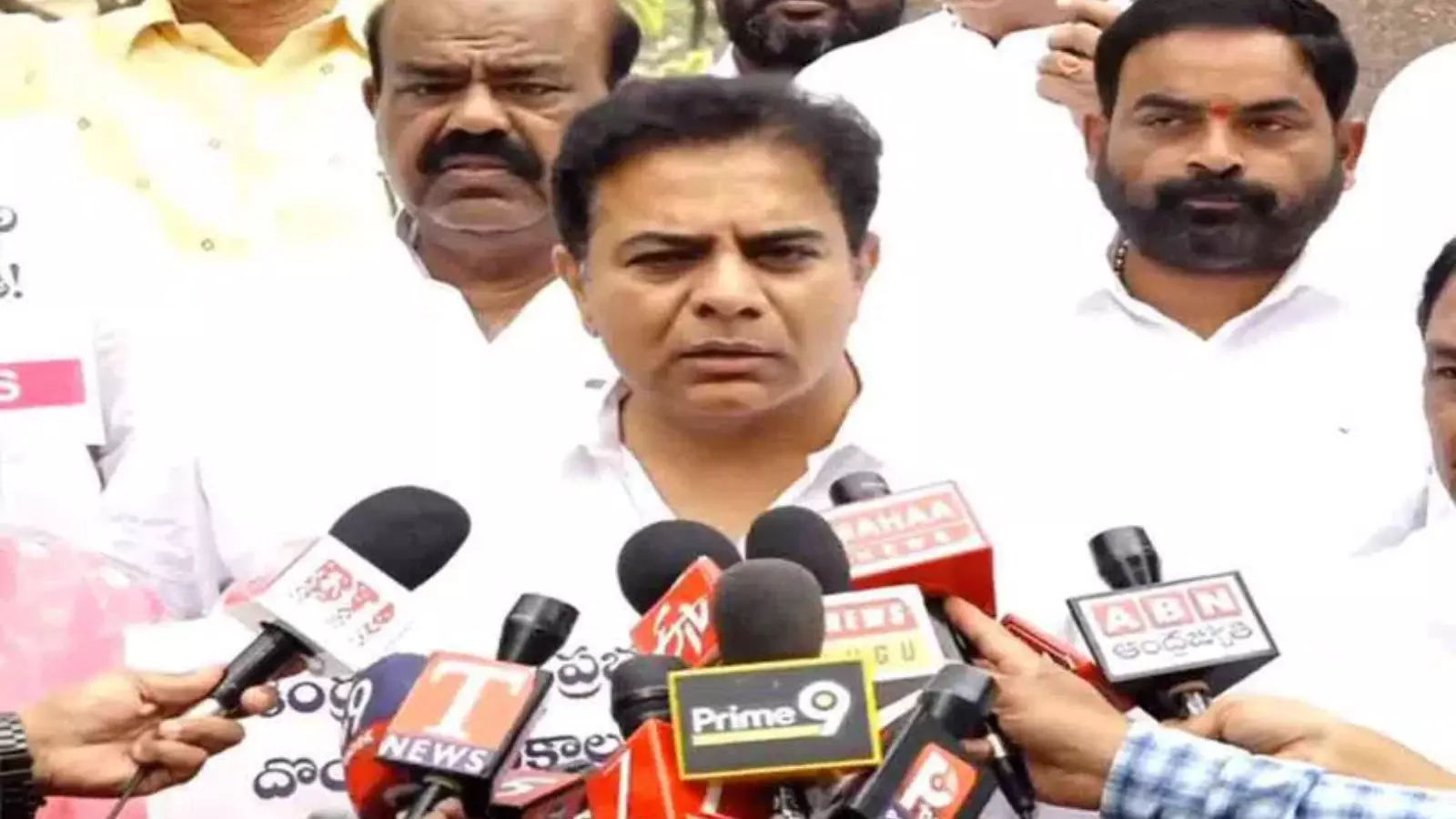 brs working president ktr made strong comments on lpg  shortage