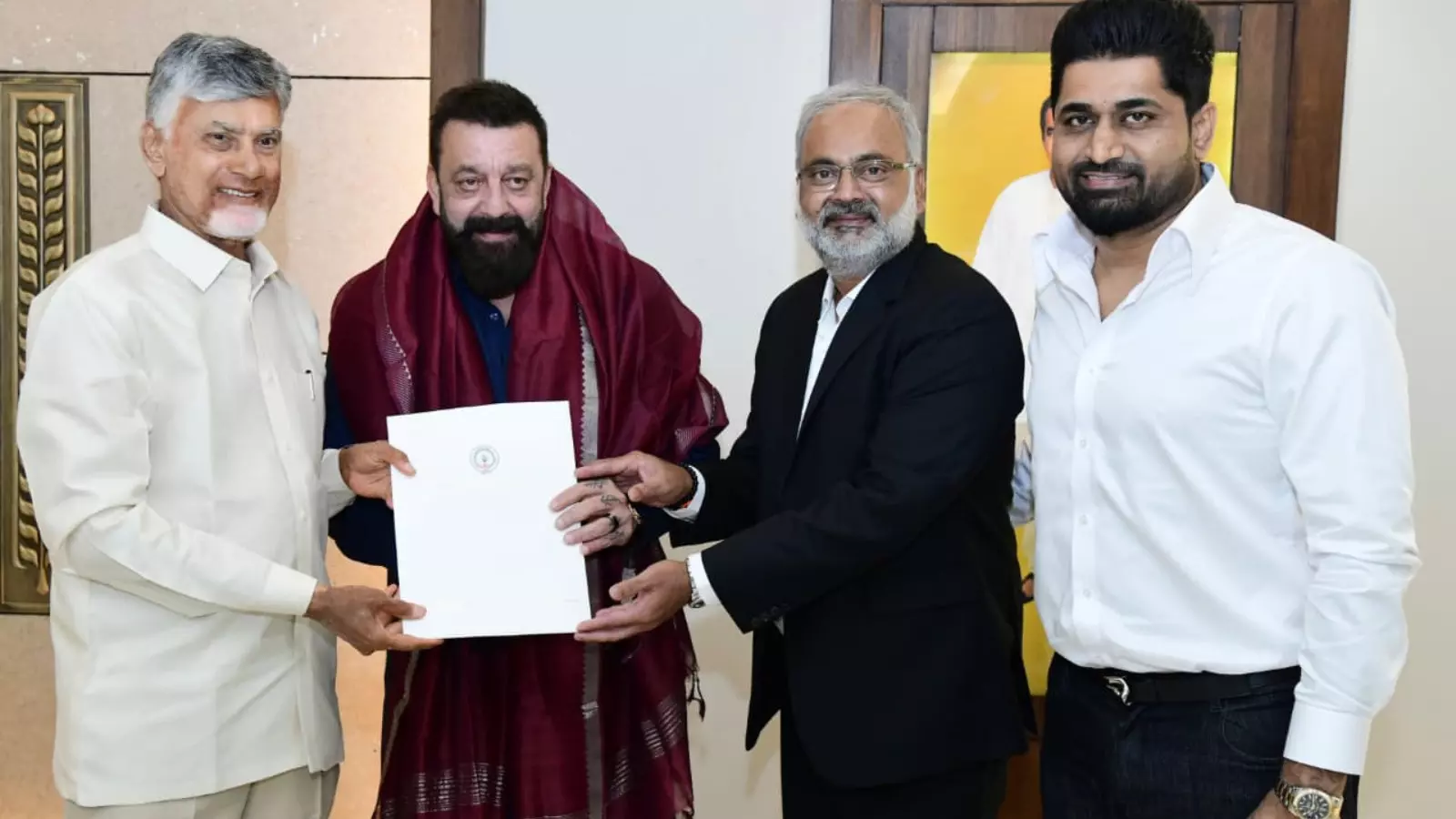 చంద్రబాబుతో సంజయ్ దత్ భేటీ