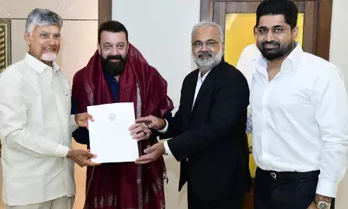 bollywood star sanjay dutt paid a courtesy call on chandrababu