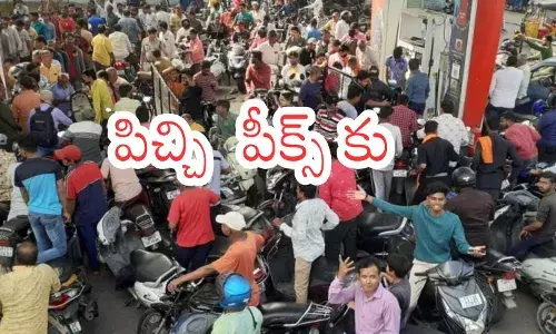 huge queues of customers formed at petrol bunks in hyderabad