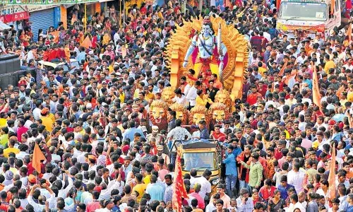 Sri Ramanavami Shobha Yatra led by T Raja Singh began from Dhoolpet Sri Ramanavami Shobha Yatra led by T Raja Singh began from Dhoolpet