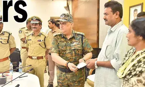 key maoist leaders surrendered before the andhra pradesh dgp