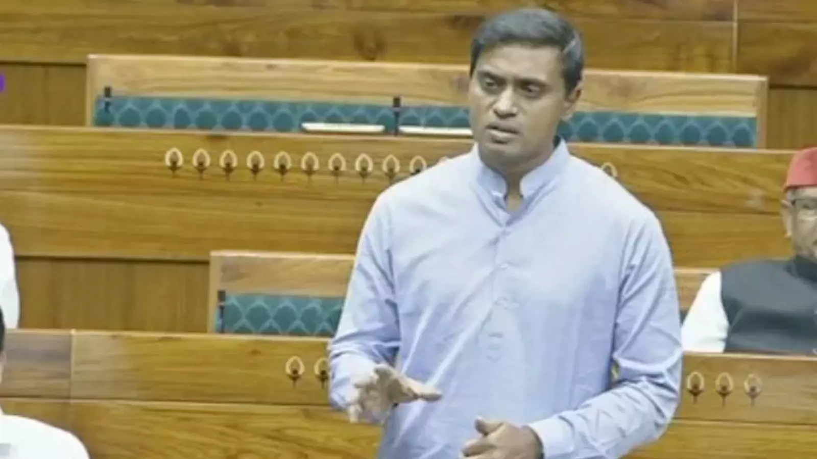 అమరావతి పేరిట దోపిడీ జరుగుతుంది : మిధున్ రెడ్డి