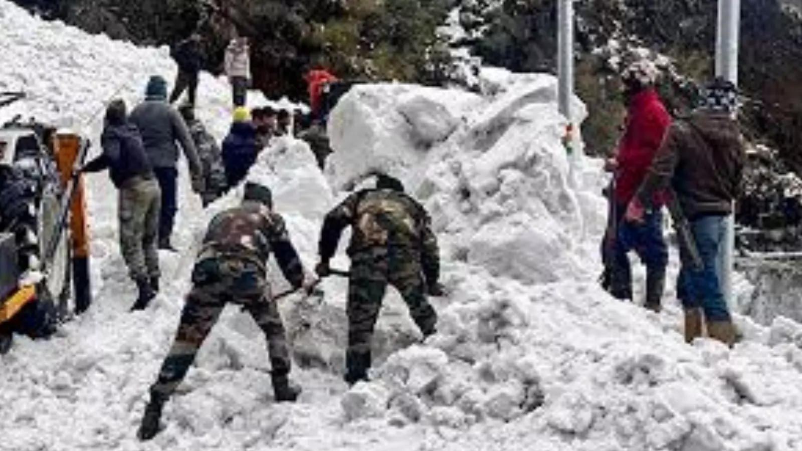 heavy snowfall in north sikkim