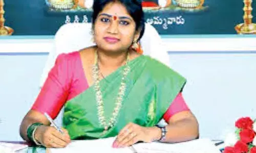 endowment department assistant commissioner shanti sought custody for five days