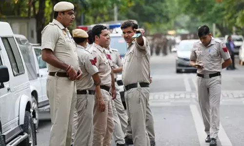 delhi police has arrested a gang of pakistani ISI agents in india