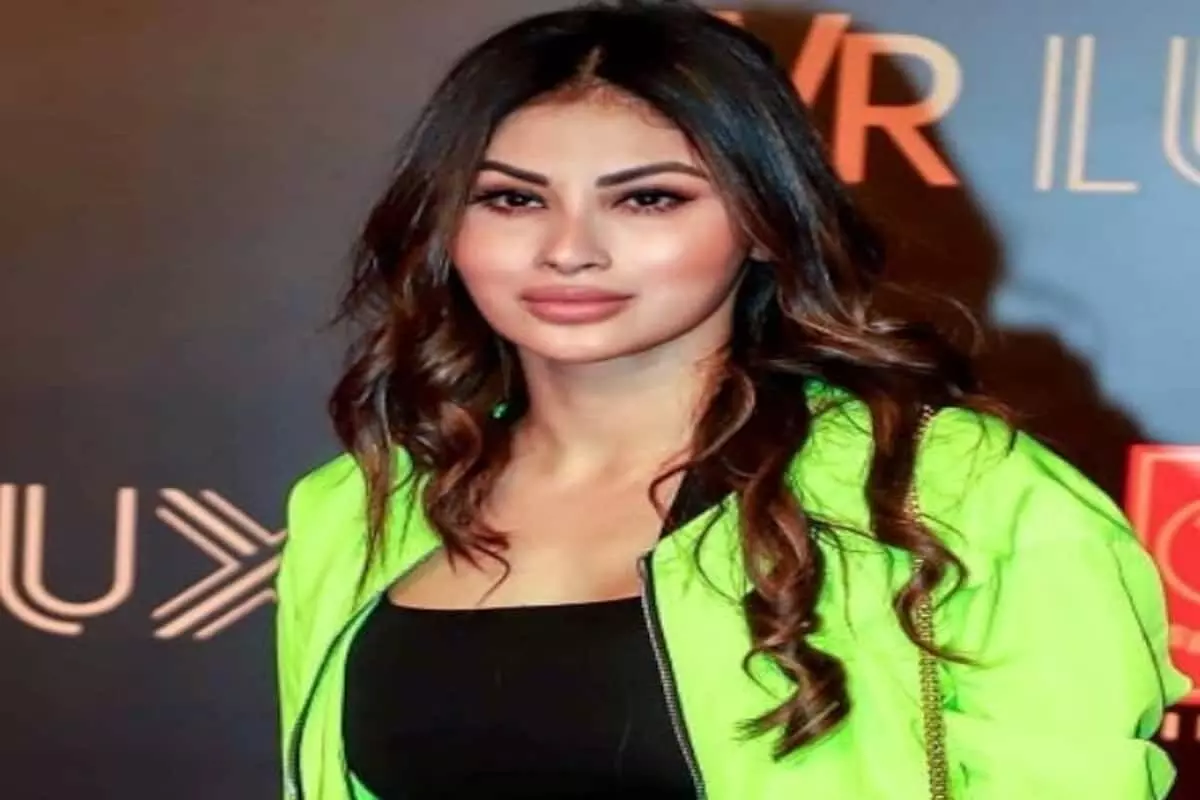 మౌని రాయ్ ని చూసి షాక్ అయ్యారు