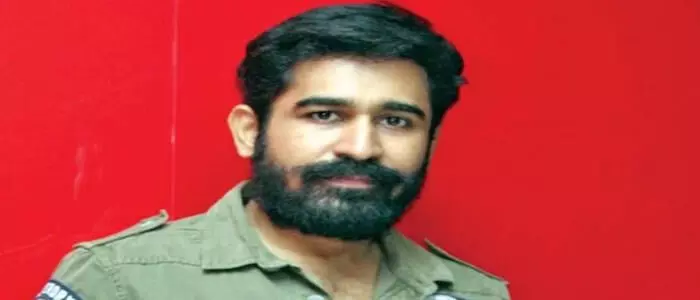 హమ్మయ్య మళ్ళీ ట్రాక్ లో పడ్డాడు