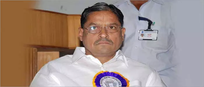 మాజీ మంత్రి పై హైకోర్టు లో పిల్ మాజీ మంత్రి పై హైకోర్టు లో పిల్