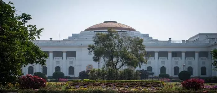 గవర్నర్