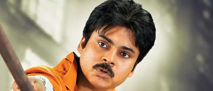 పవన్ నుండి తప్పించుకుంటున్నాడా? పవన్ నుండి తప్పించుకుంటున్నాడా?