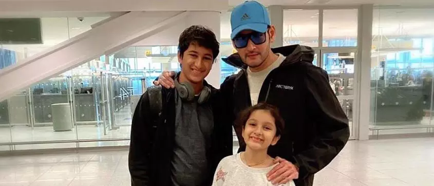 హిట్ కొట్టాడు.. ఫ్లైట్ ఎక్కాడు