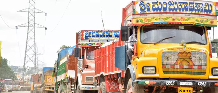 లారీ డ్రైవర్