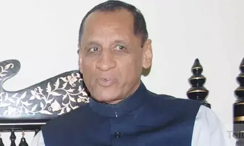 గవర్నర్