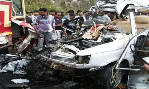road accident in nalgonda