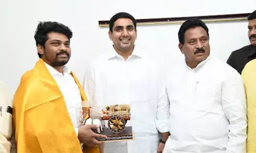 kidari sravan to resign