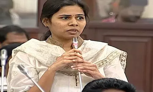 అఖిల ఎందుకు కలిశారు?