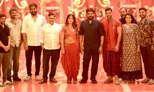 అల్లు వారింటిలో సైరా టీం కు పార్టీ