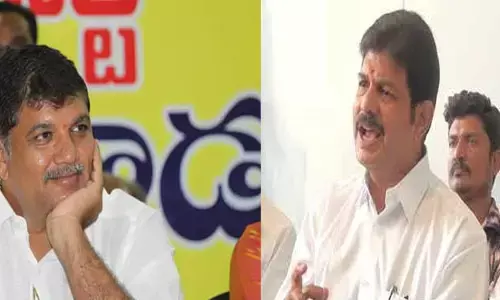 దూళిపాళ్ల నరేంద్ర