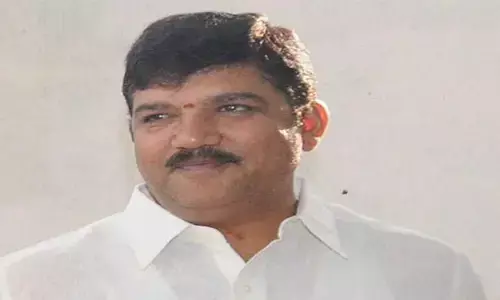 ధూళిపాళ్ల నరేంద్ర