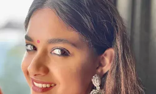 కీర్తి ఫొటోస్ పై నెటిజెన్స్ కామెంట్స్